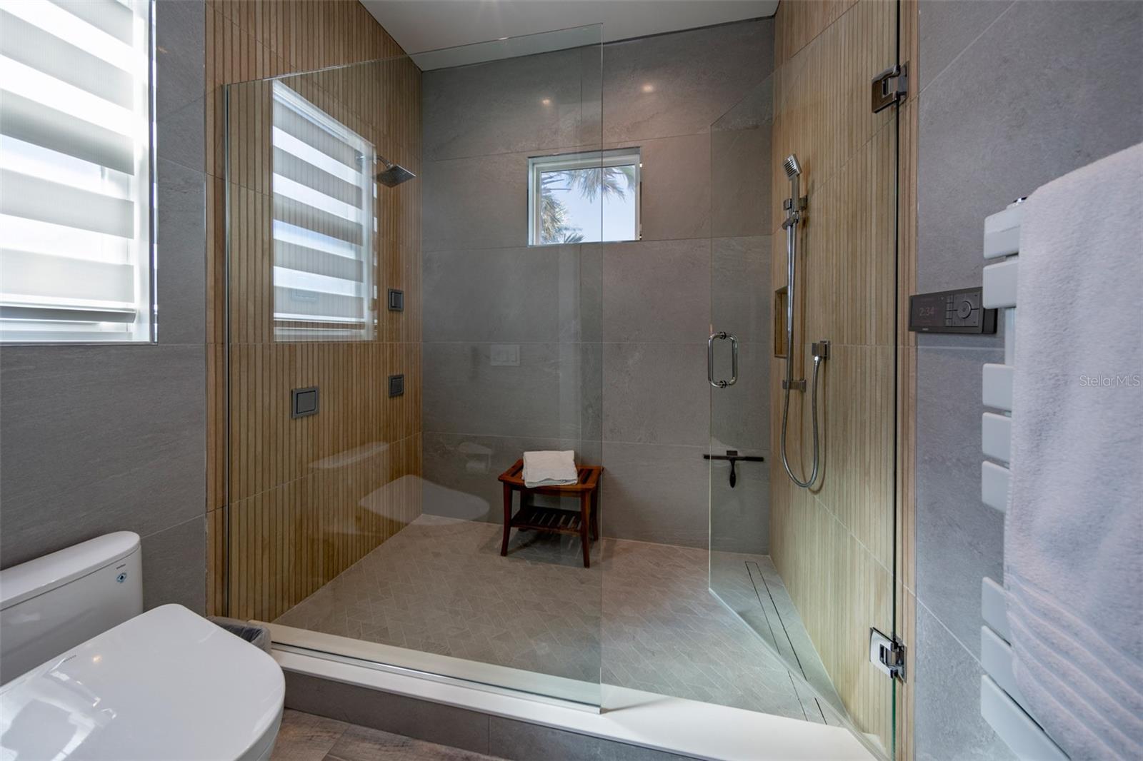 Image 61 of 85 For 6480 Atlantic Avenue