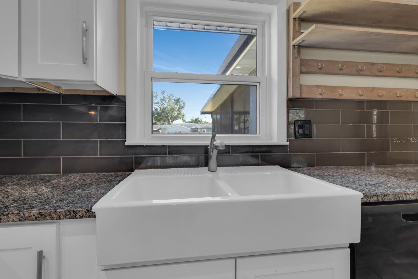 Image 7 of 29 For 515 Altaloma Avenue