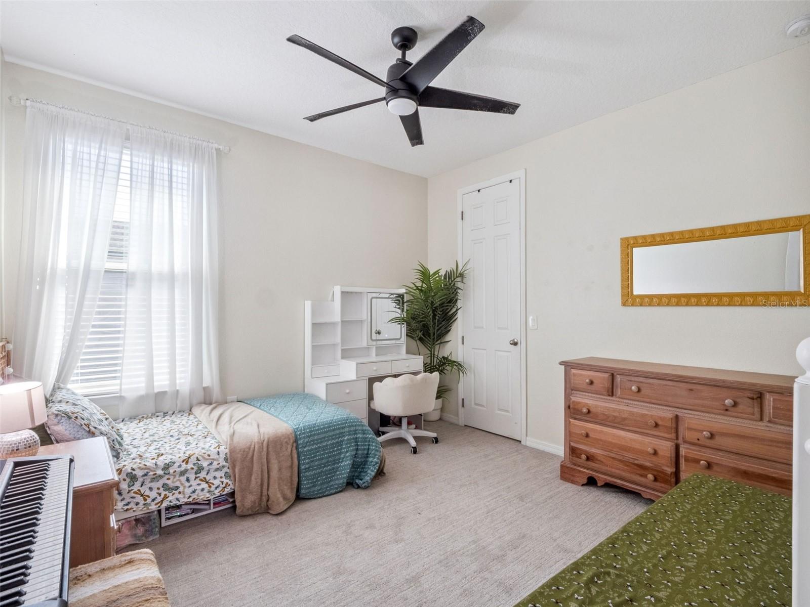 Image 30 of 59 For 2259 White Feather Loop