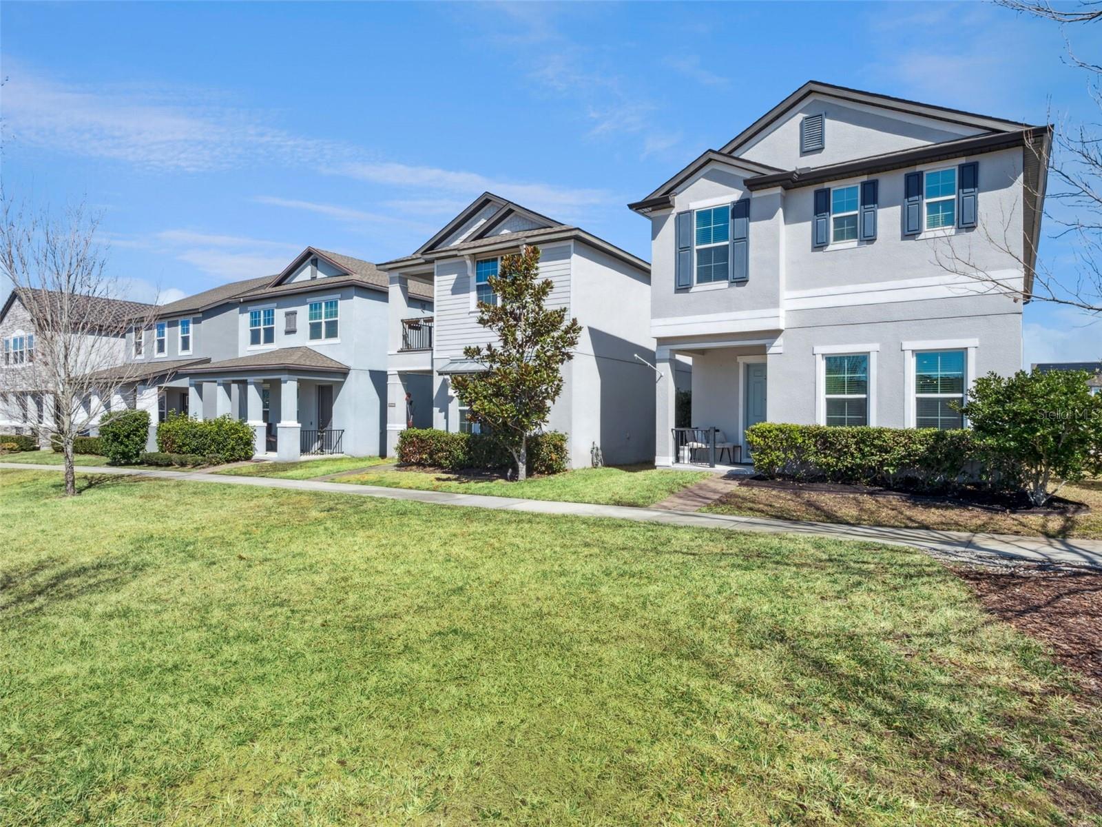 Image 4 of 59 For 2259 White Feather Loop