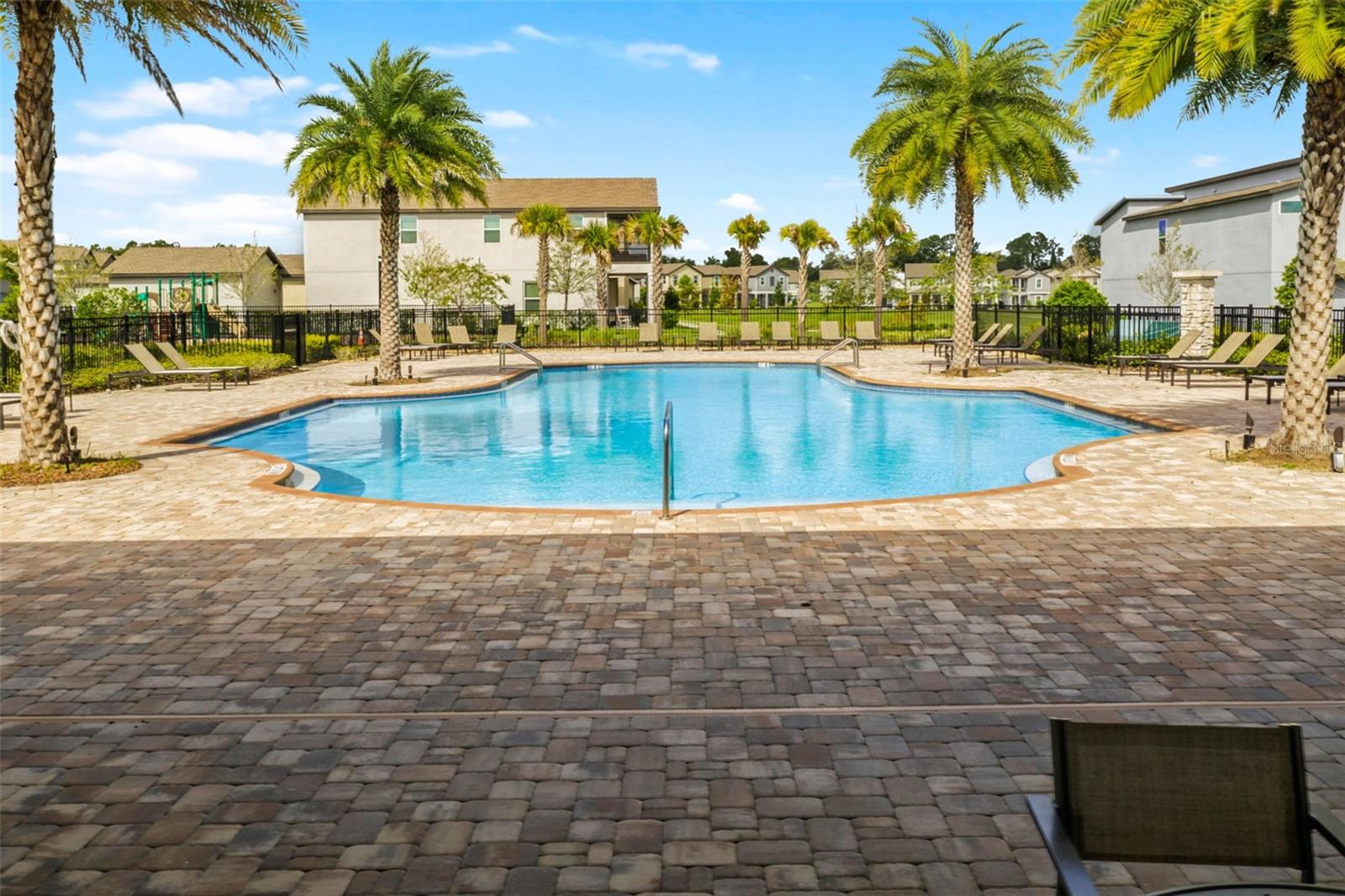 Image 42 of 59 For 2259 White Feather Loop