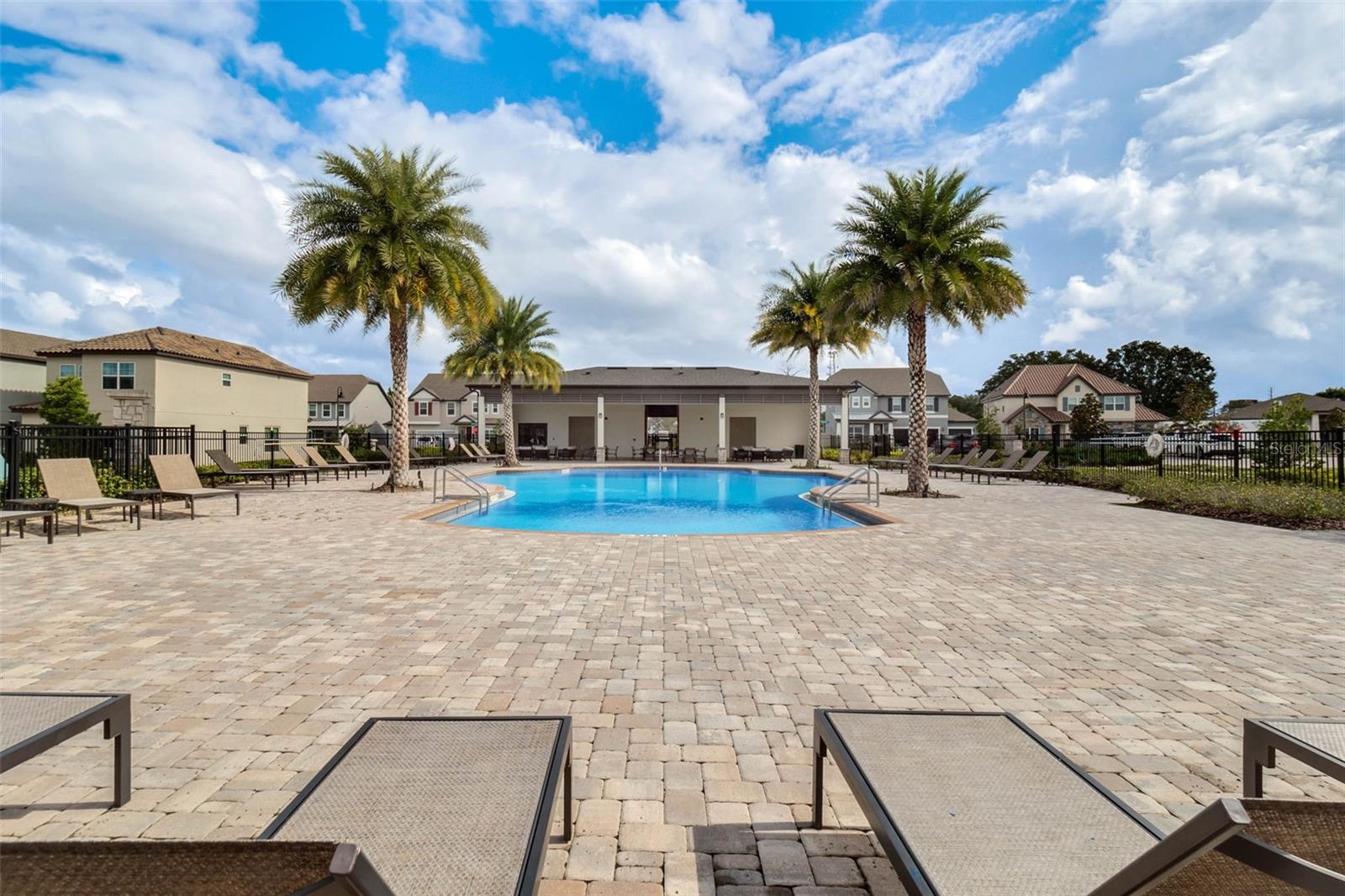 Image 44 of 59 For 2259 White Feather Loop