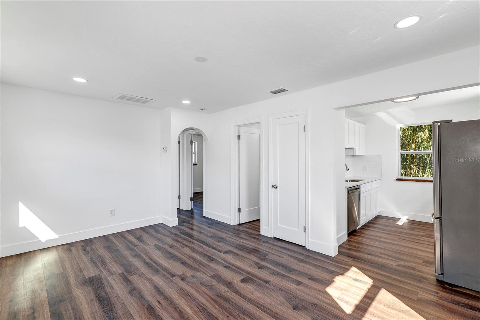 Image 5 of 19 For 2027 30th Avenue N 2