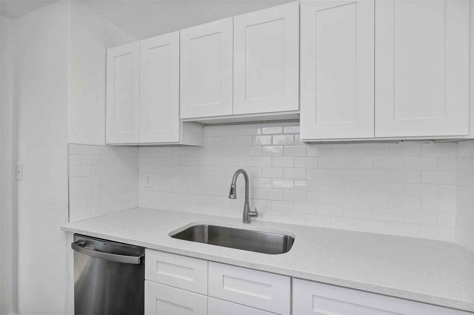 Image 8 of 19 For 2027 30th Avenue N 2