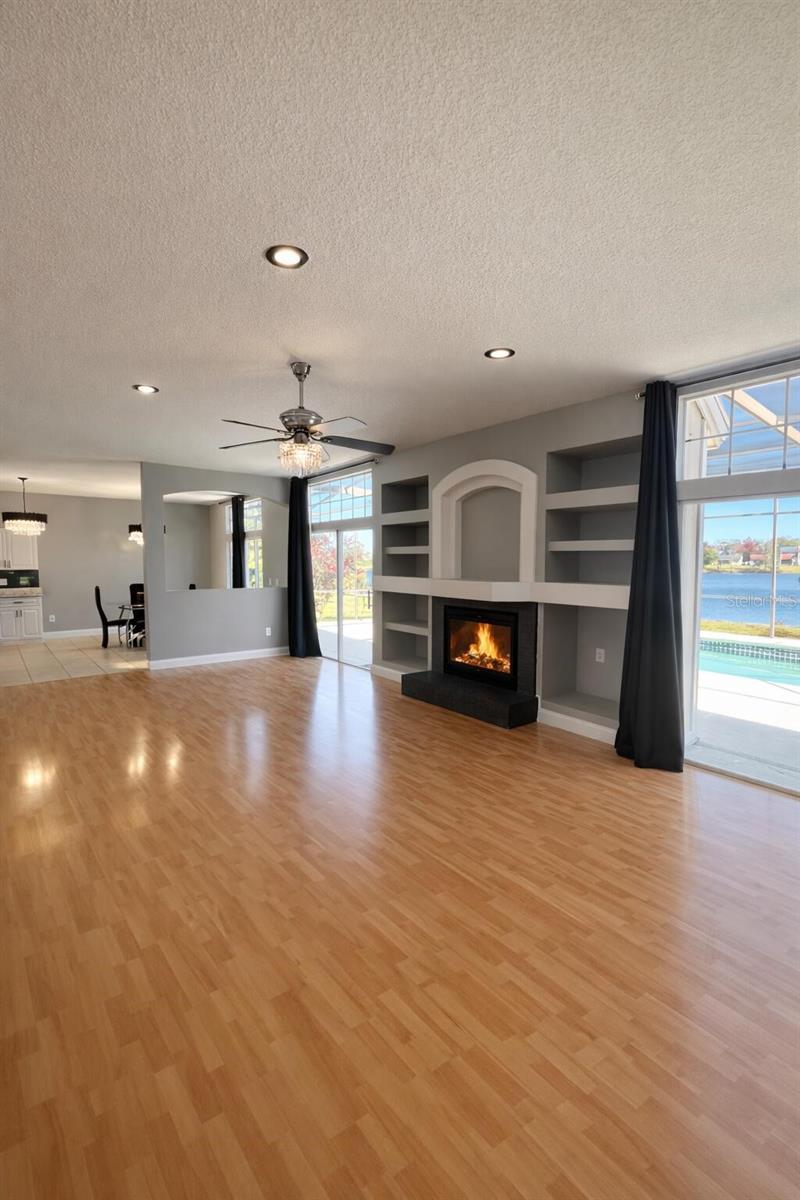 Image 15 of 41 For 7823 Shane Court