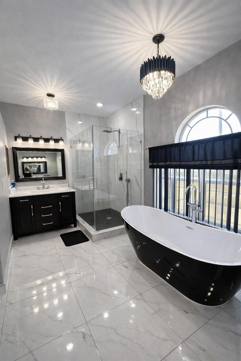 Image 22 of 41 For 7823 Shane Court