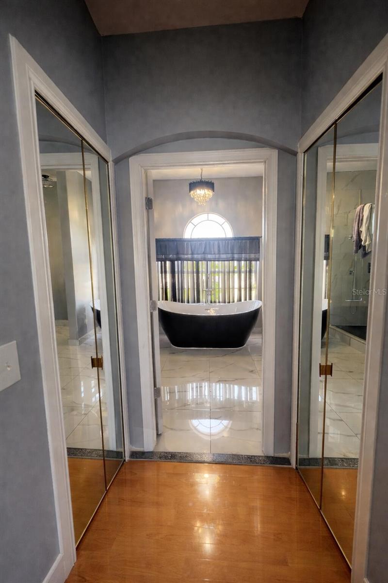 Image 24 of 41 For 7823 Shane Court