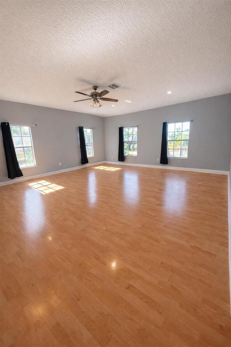 Image 25 of 41 For 7823 Shane Court