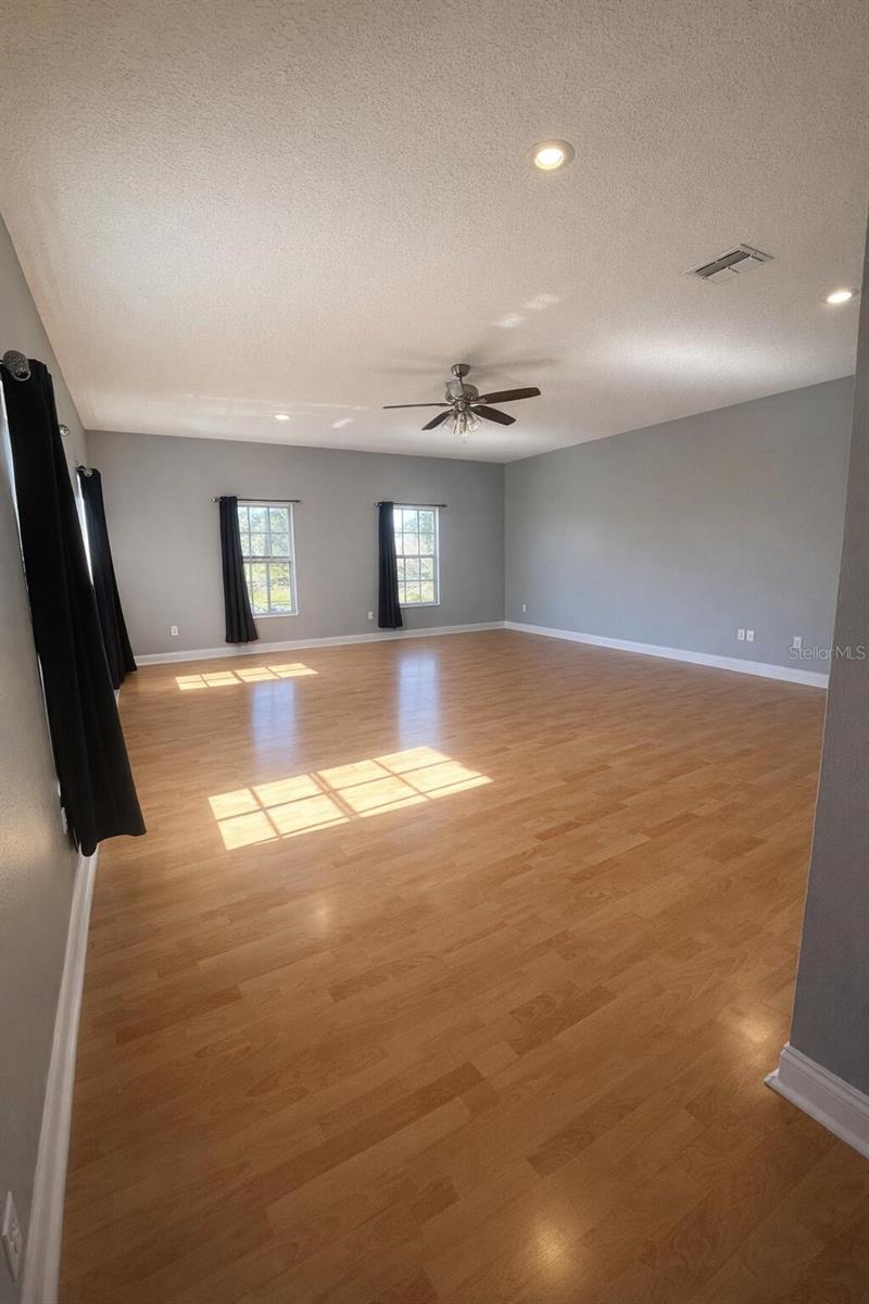 Image 26 of 41 For 7823 Shane Court