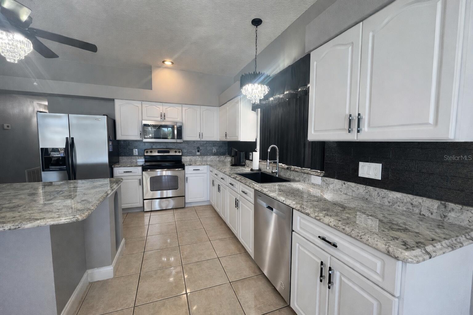 Image 4 of 41 For 7823 Shane Court