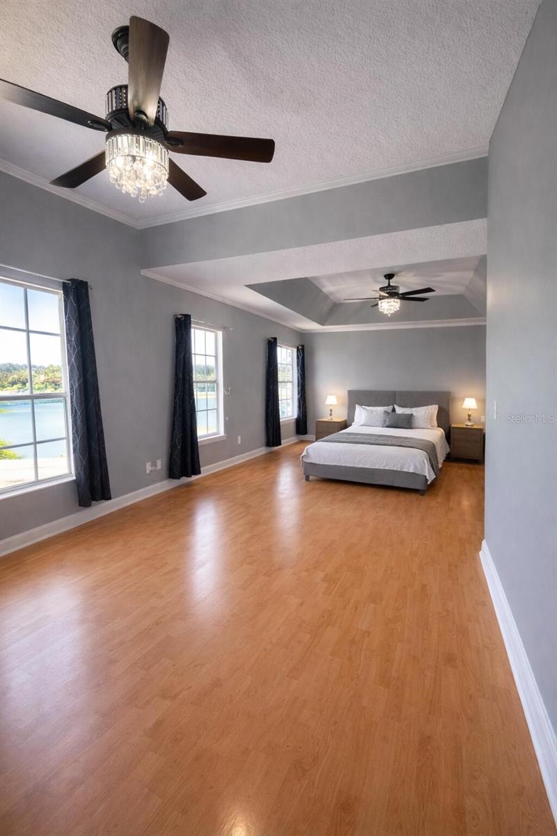 Image 5 of 41 For 7823 Shane Court