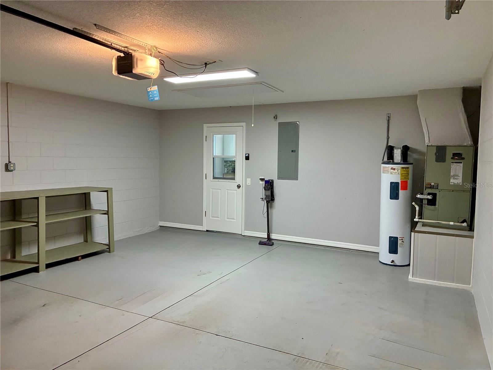 Image 11 of 29 For 951 Vindale Road