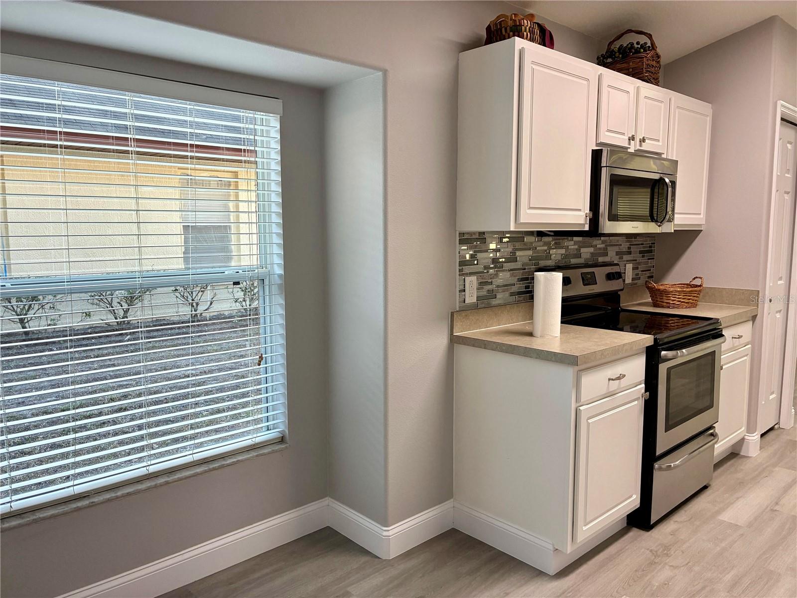 Image 5 of 29 For 951 Vindale Road