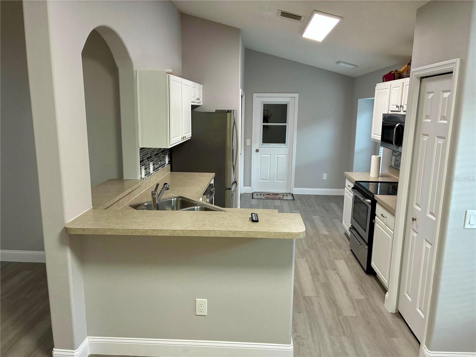 Image 6 of 29 For 951 Vindale Road