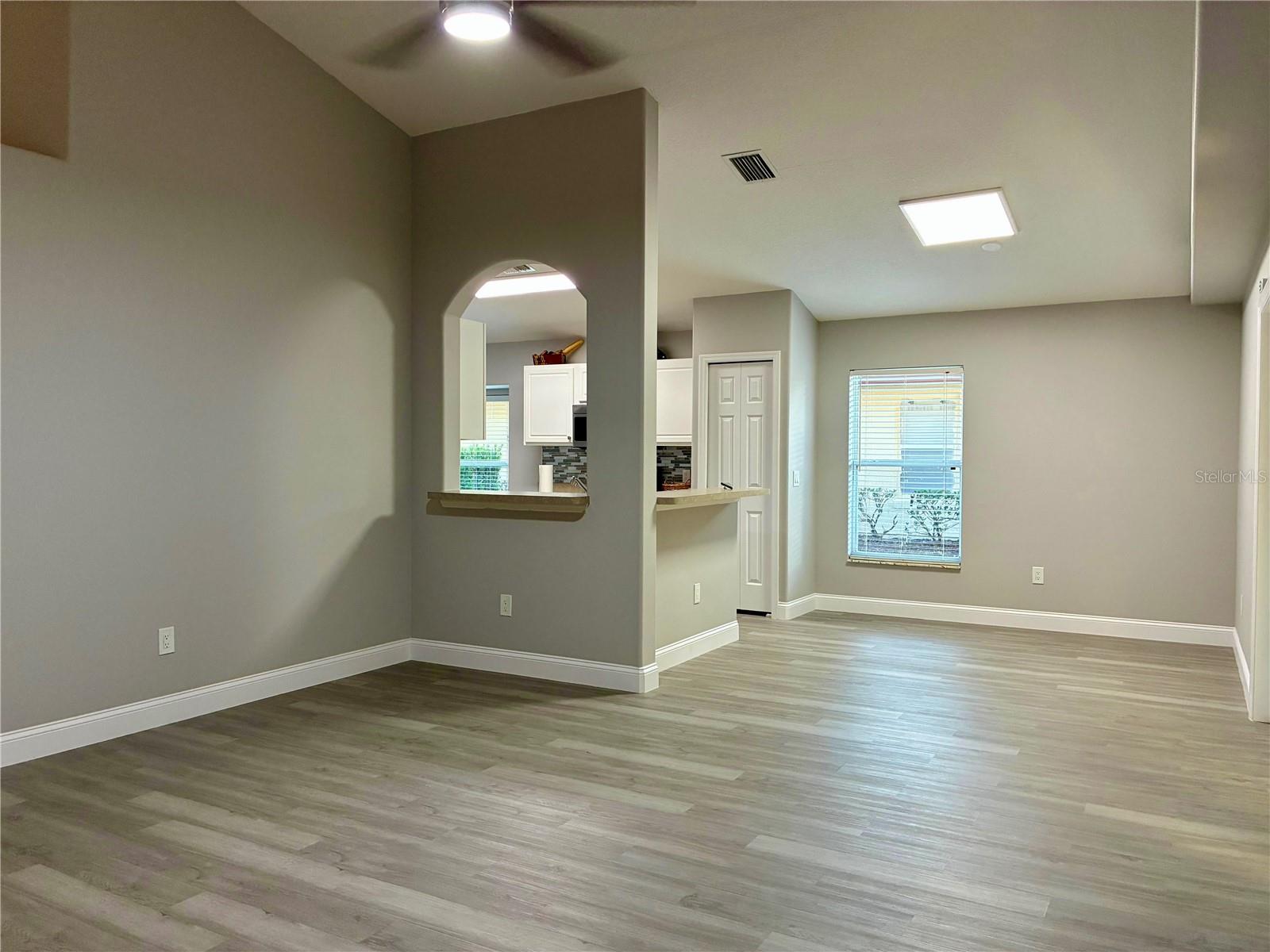 Image 7 of 29 For 951 Vindale Road