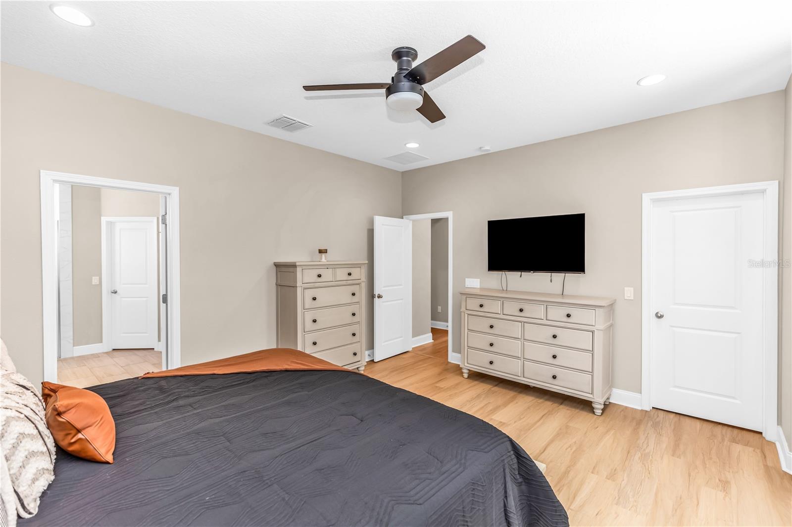 Listing photo id 10 for 836 Terrapin Drive