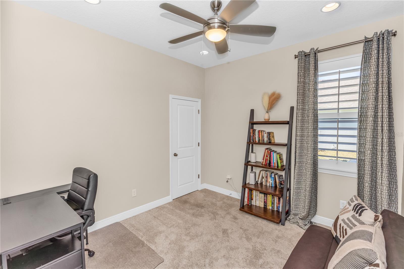 Listing photo id 21 for 836 Terrapin Drive