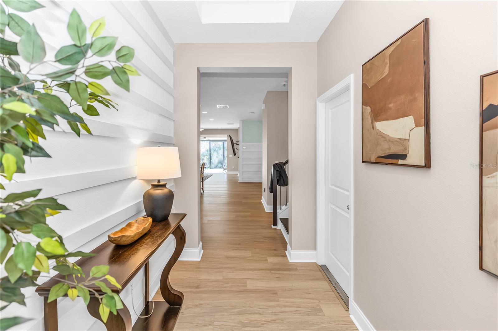 Listing photo id 2 for 836 Terrapin Drive