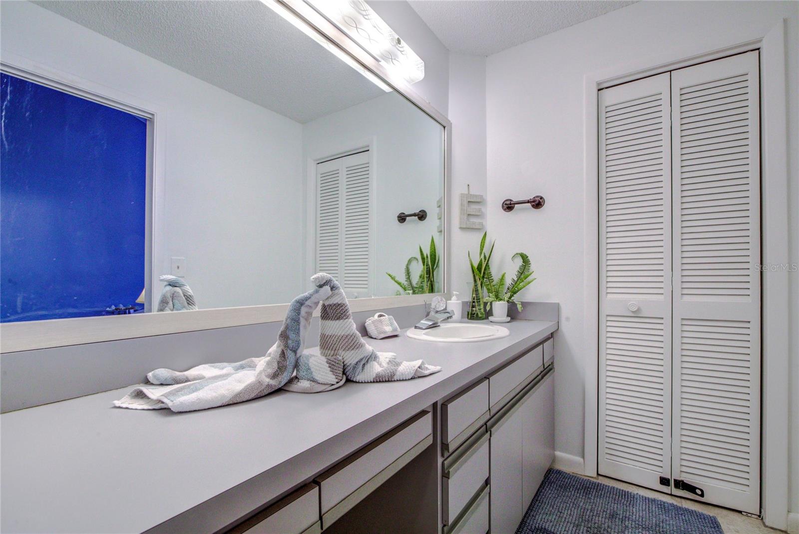 Image 17 of 37 For 2925 Rivers Edge Boulevard 2925