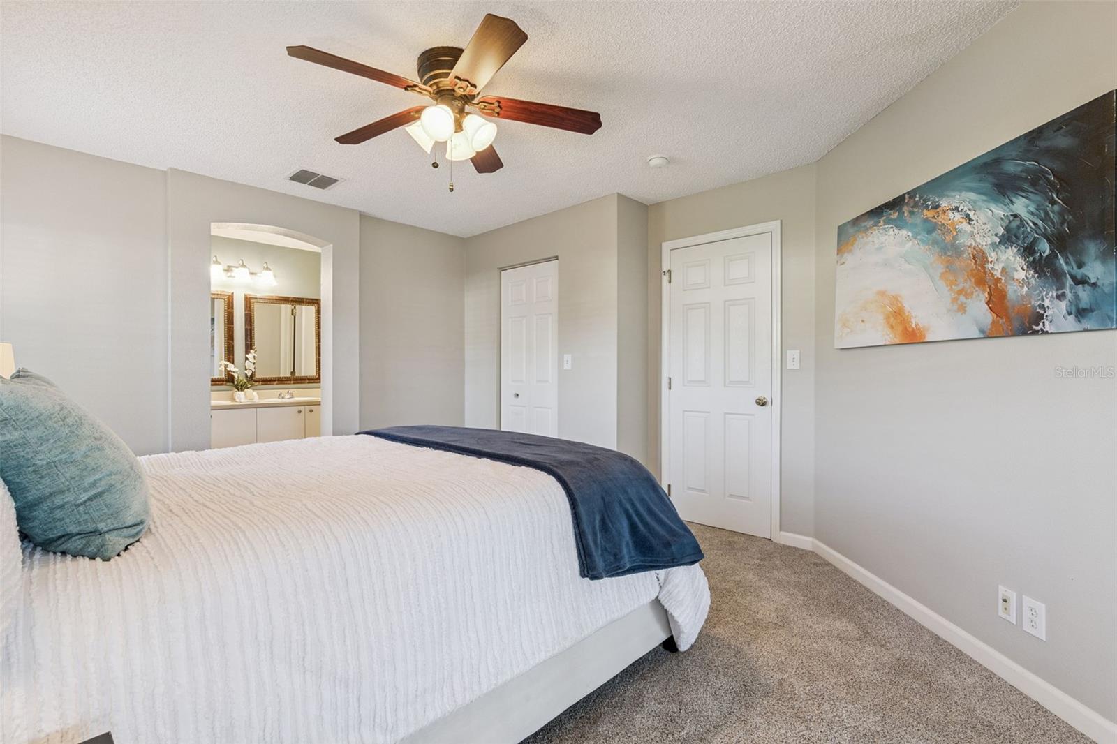 Image 19 of 51 For 223 Stonington Way