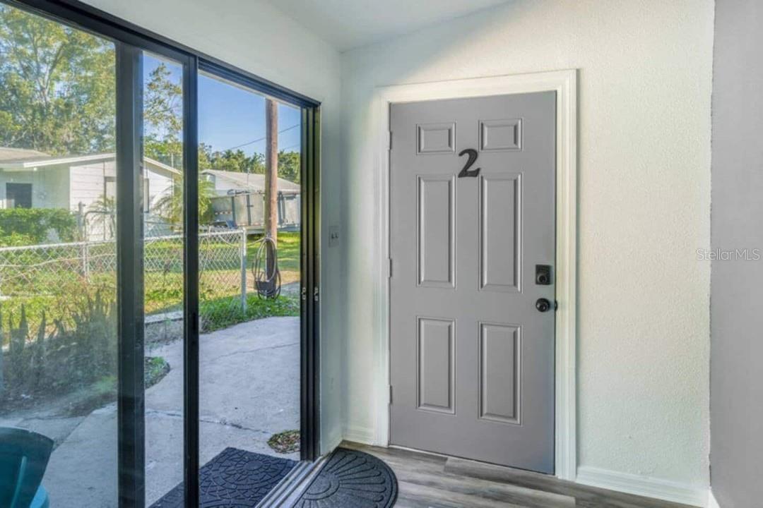 Listing photo id 10 for 2301 Carlton Drive