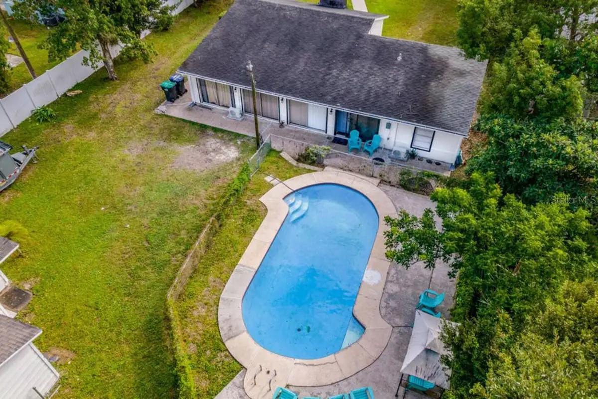 Listing photo id 0 for 2301 Carlton Drive