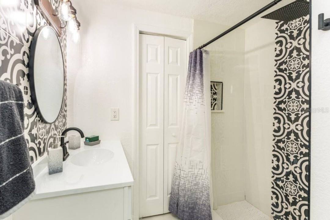 Listing photo id 20 for 2301 Carlton Drive