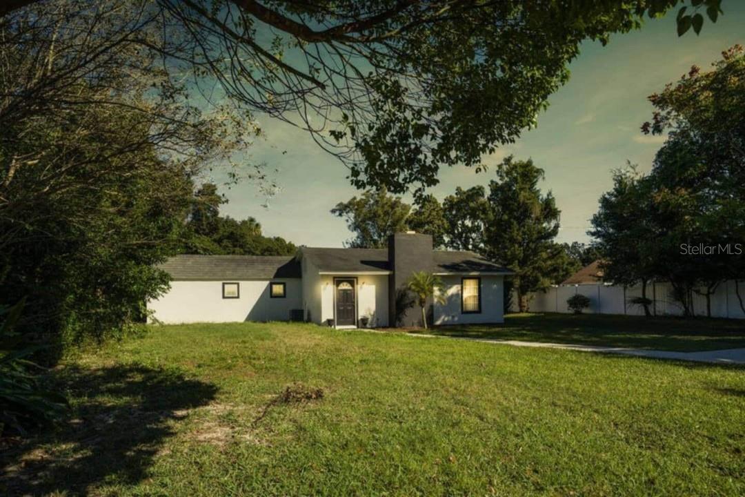 Listing photo id 24 for 2301 Carlton Drive