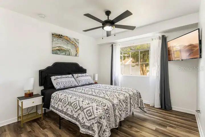 Listing photo id 7 for 2301 Carlton Drive