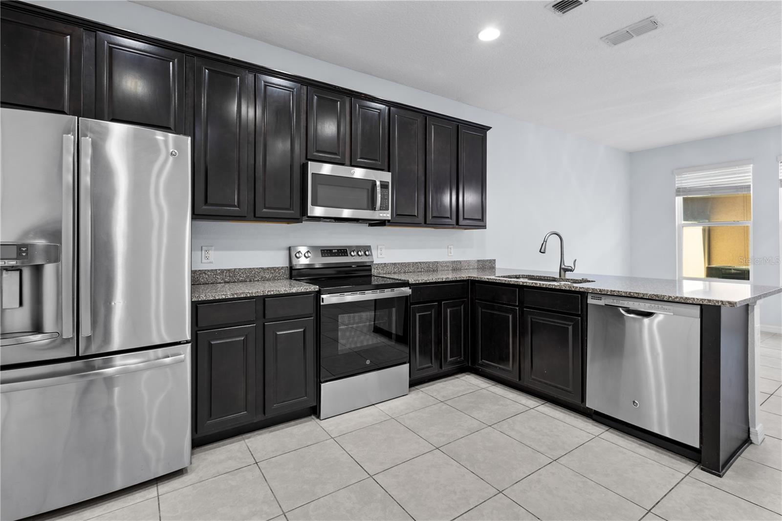 Image 10 of 39 For 11408 Center Lake Drive