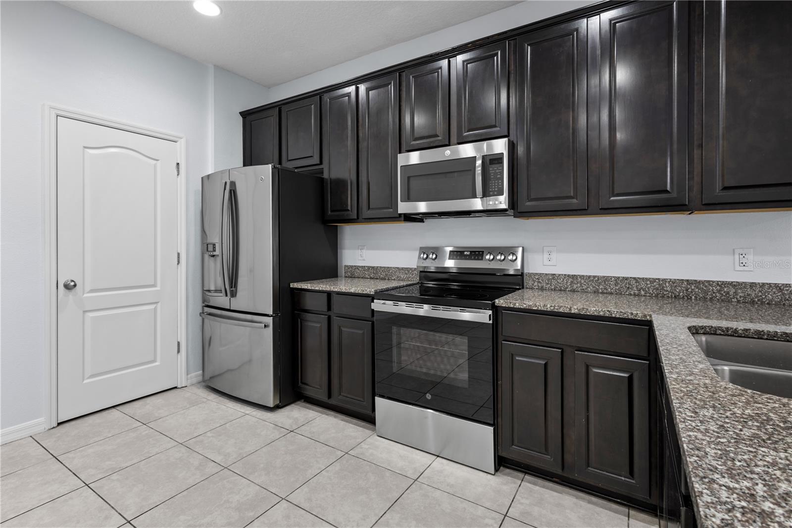 Image 11 of 39 For 11408 Center Lake Drive