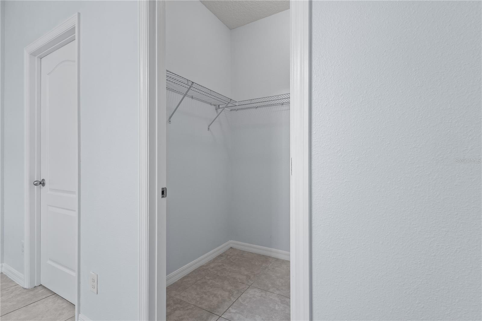 Image 6 of 39 For 11408 Center Lake Drive