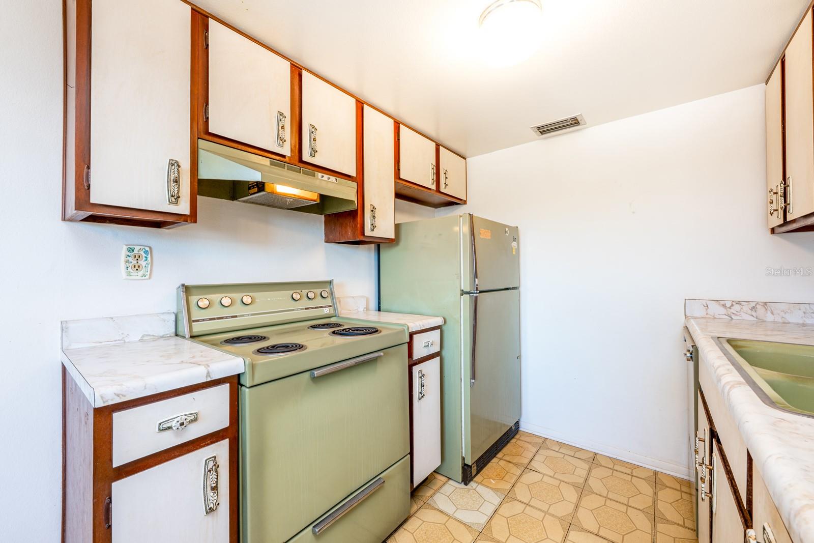 Image 5 of 15 For 1026 Plantation Drive B14