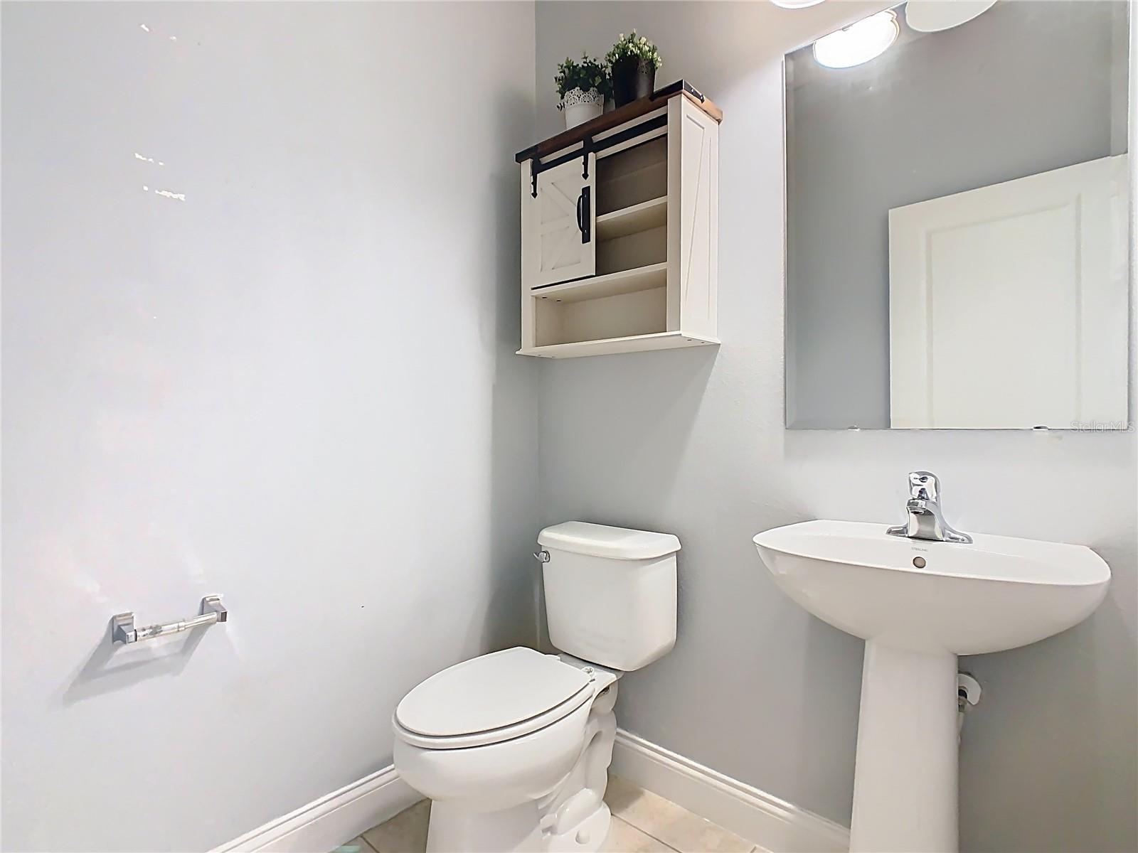 Image 11 of 24 For 11717 Thatcher Avenue