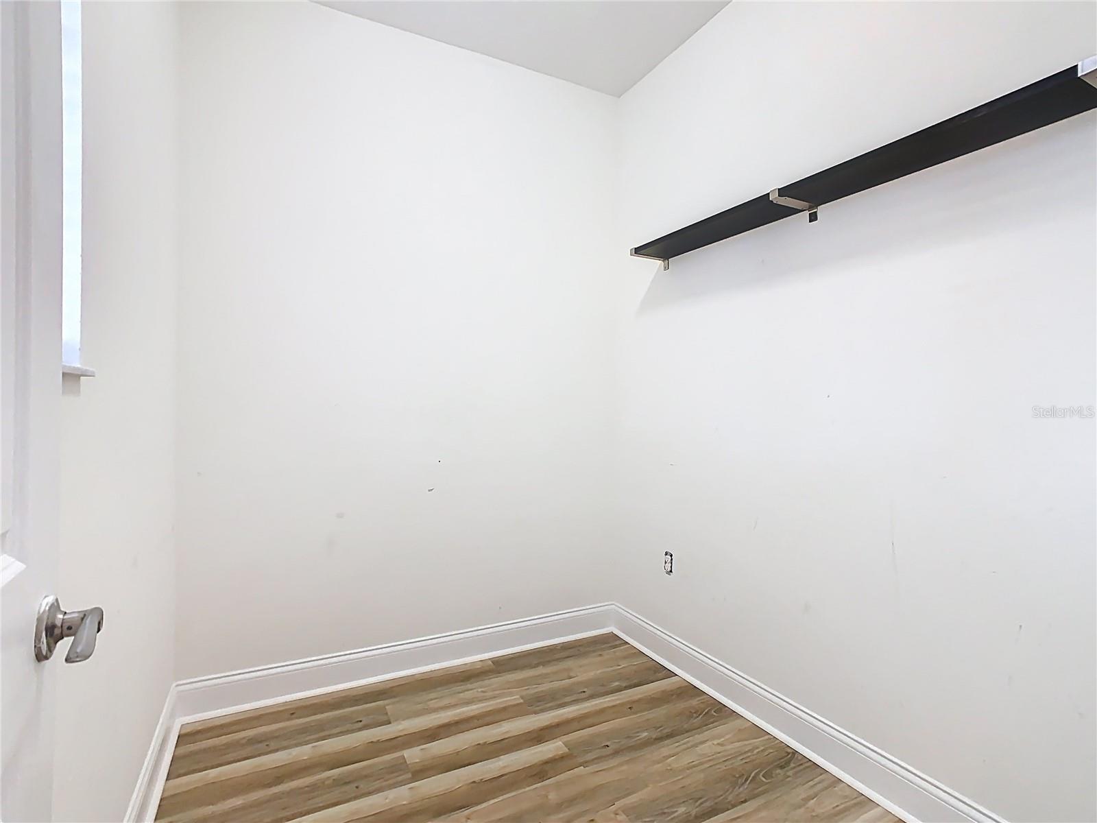 Image 16 of 24 For 11717 Thatcher Avenue