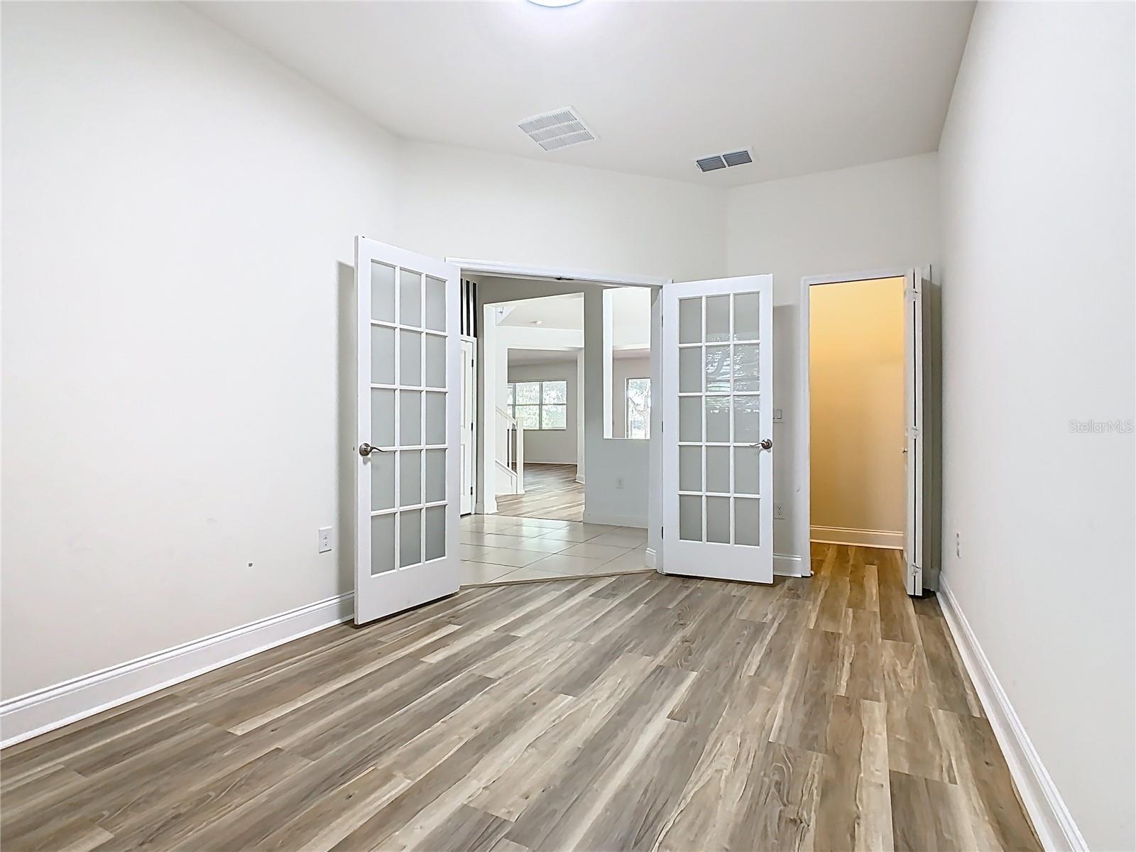 Image 23 of 24 For 11717 Thatcher Avenue