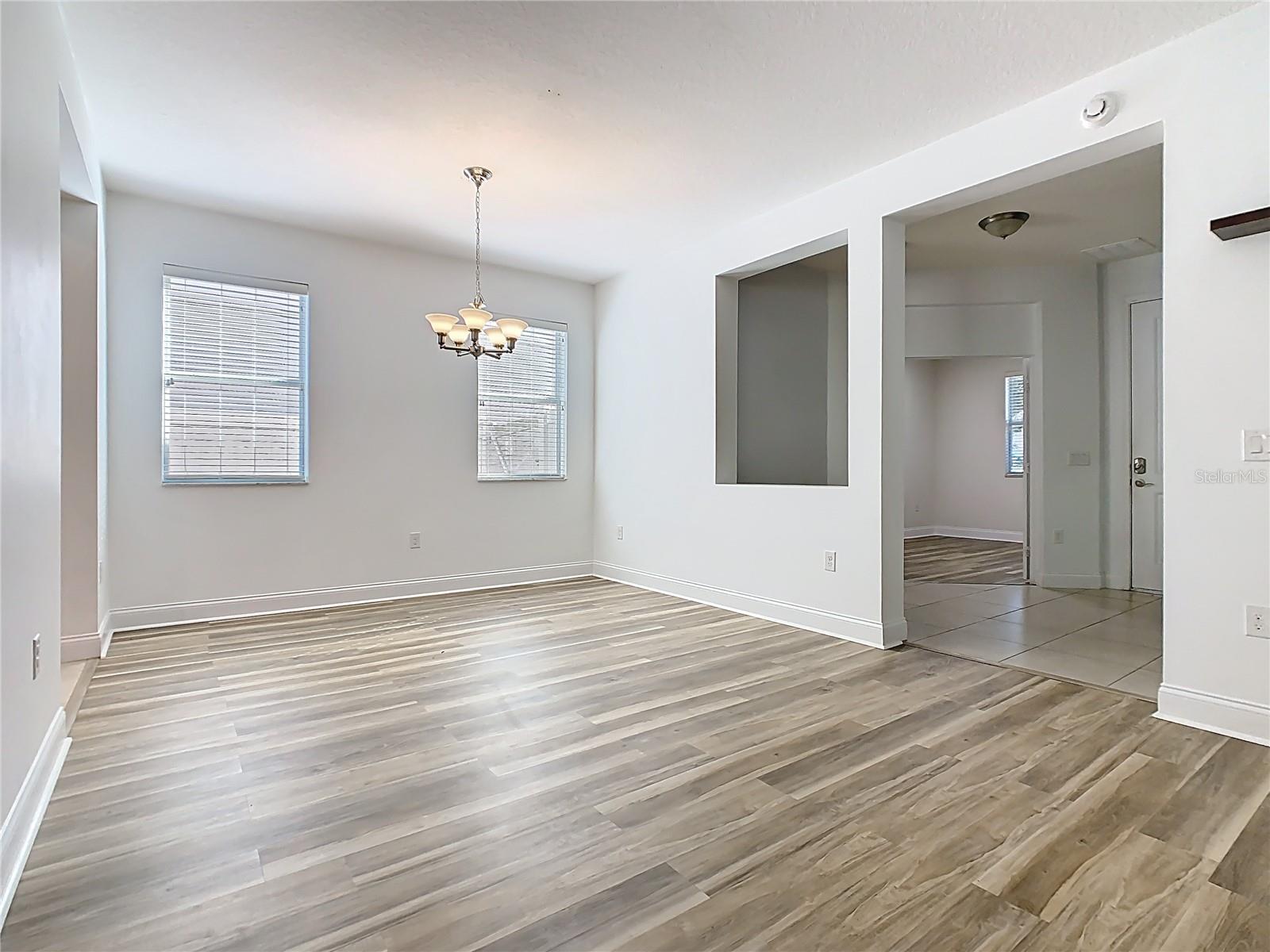 Image 6 of 24 For 11717 Thatcher Avenue