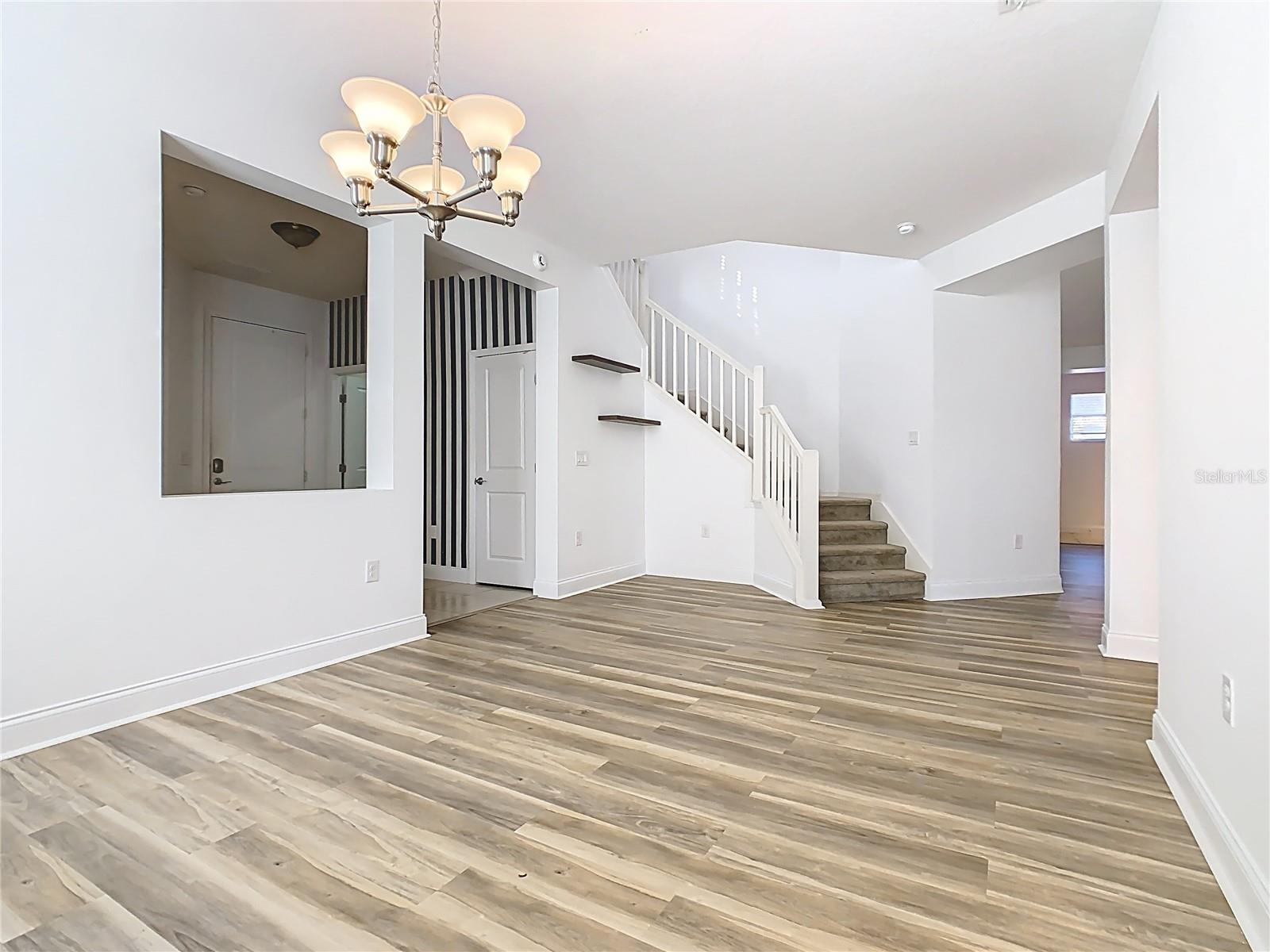 Image 7 of 24 For 11717 Thatcher Avenue