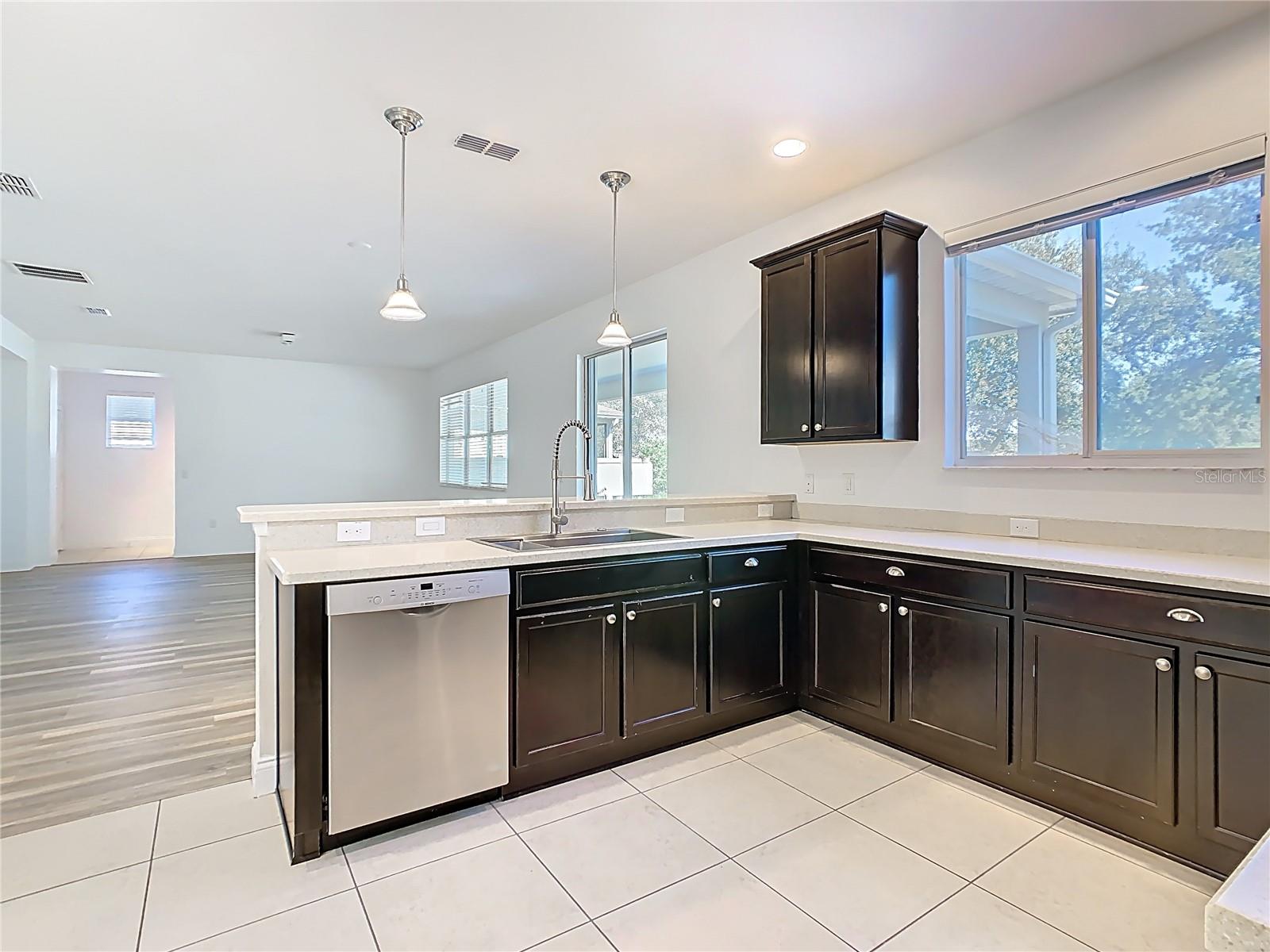 Image 8 of 24 For 11717 Thatcher Avenue