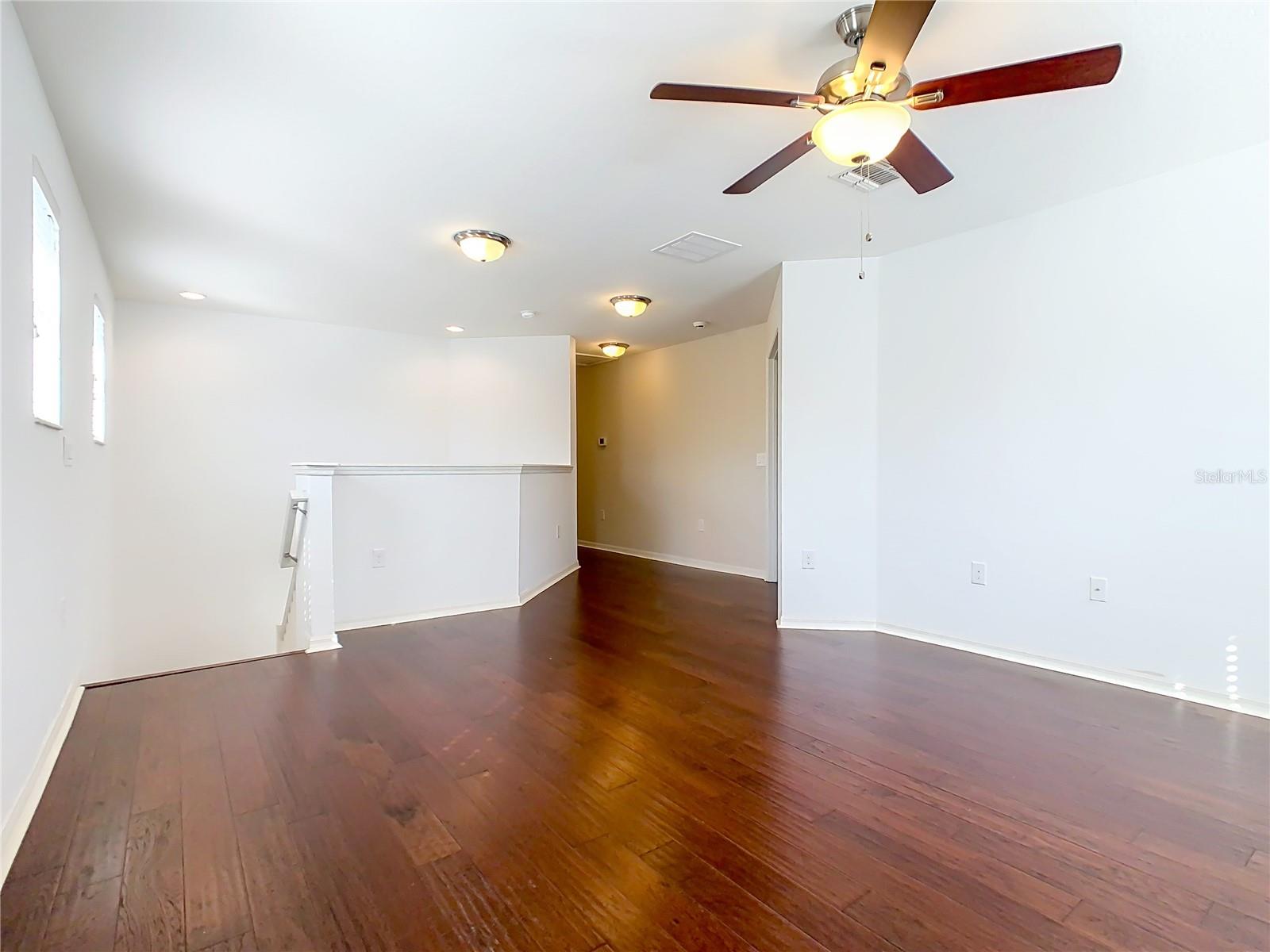 Image 9 of 24 For 11717 Thatcher Avenue