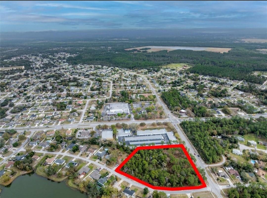 Image 8 of 15 For 1370 Courtland Blvd