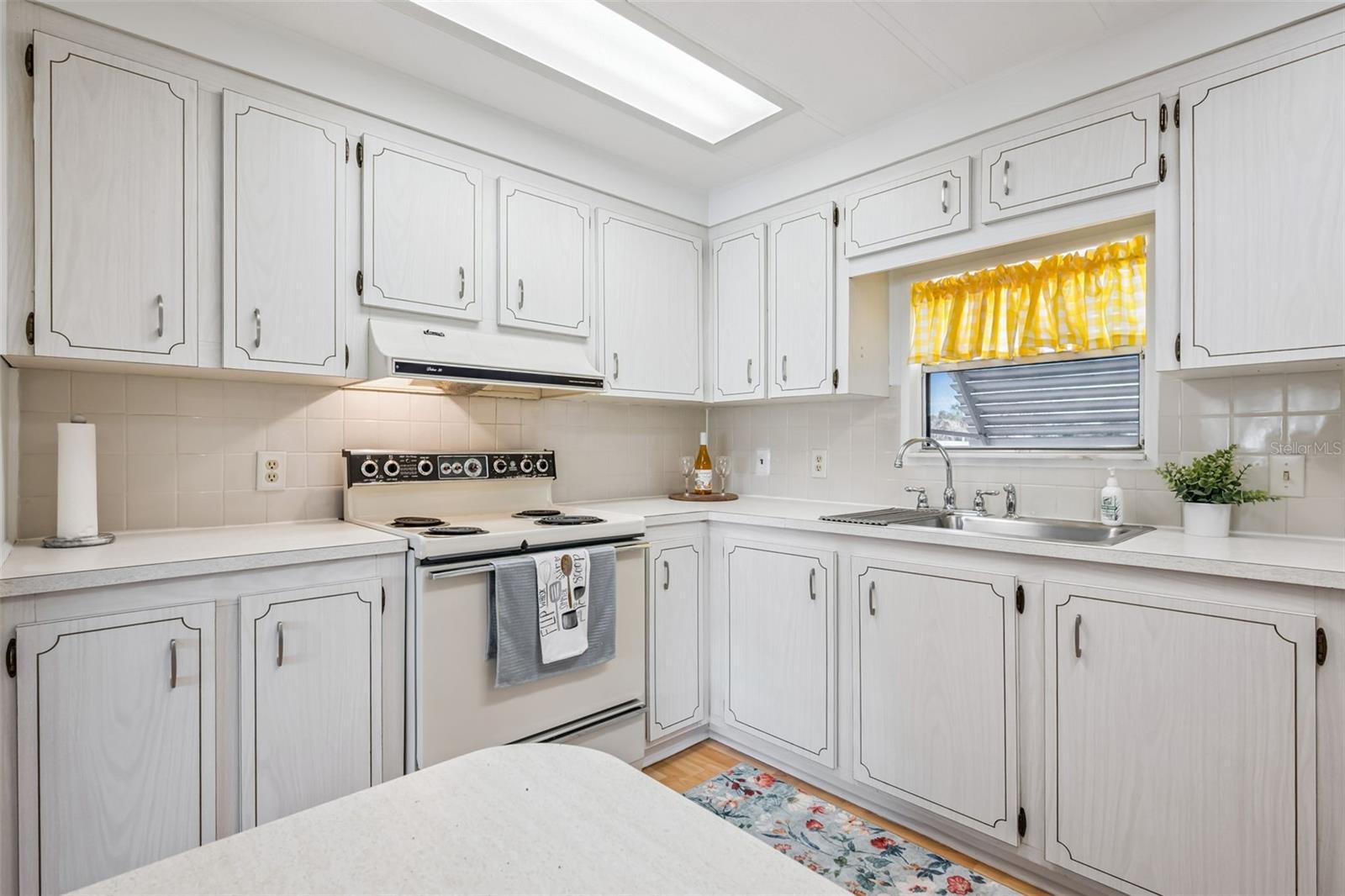 Image 15 of 49 For 2156 Wax Myrtle Drive 1757