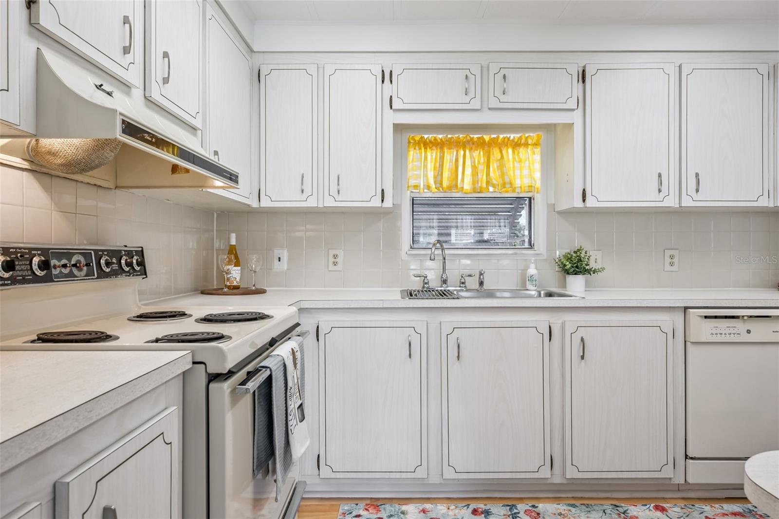 Image 16 of 49 For 2156 Wax Myrtle Drive 1757