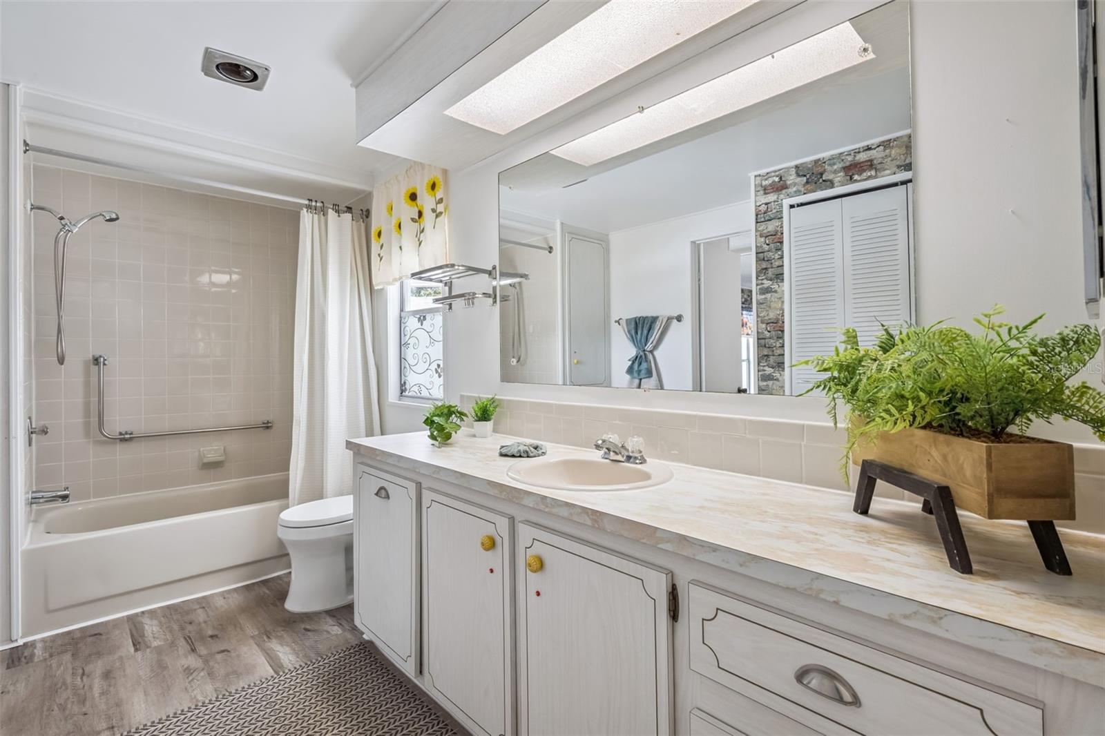 Image 27 of 49 For 2156 Wax Myrtle Drive 1757