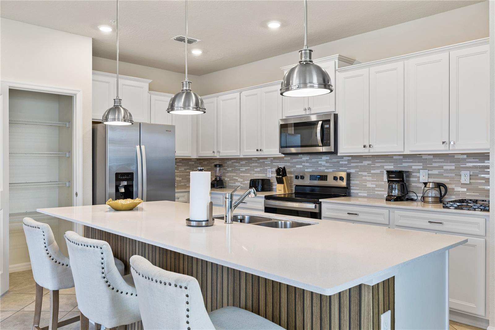 Image 11 of 59 For 1277 Blue Island Drive