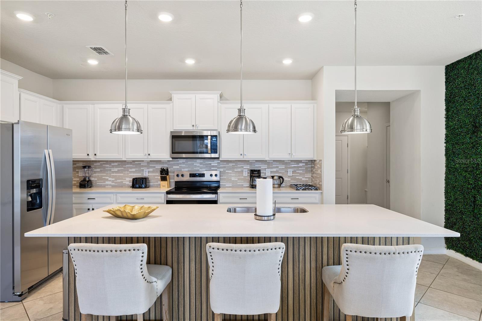 Image 15 of 59 For 1277 Blue Island Drive