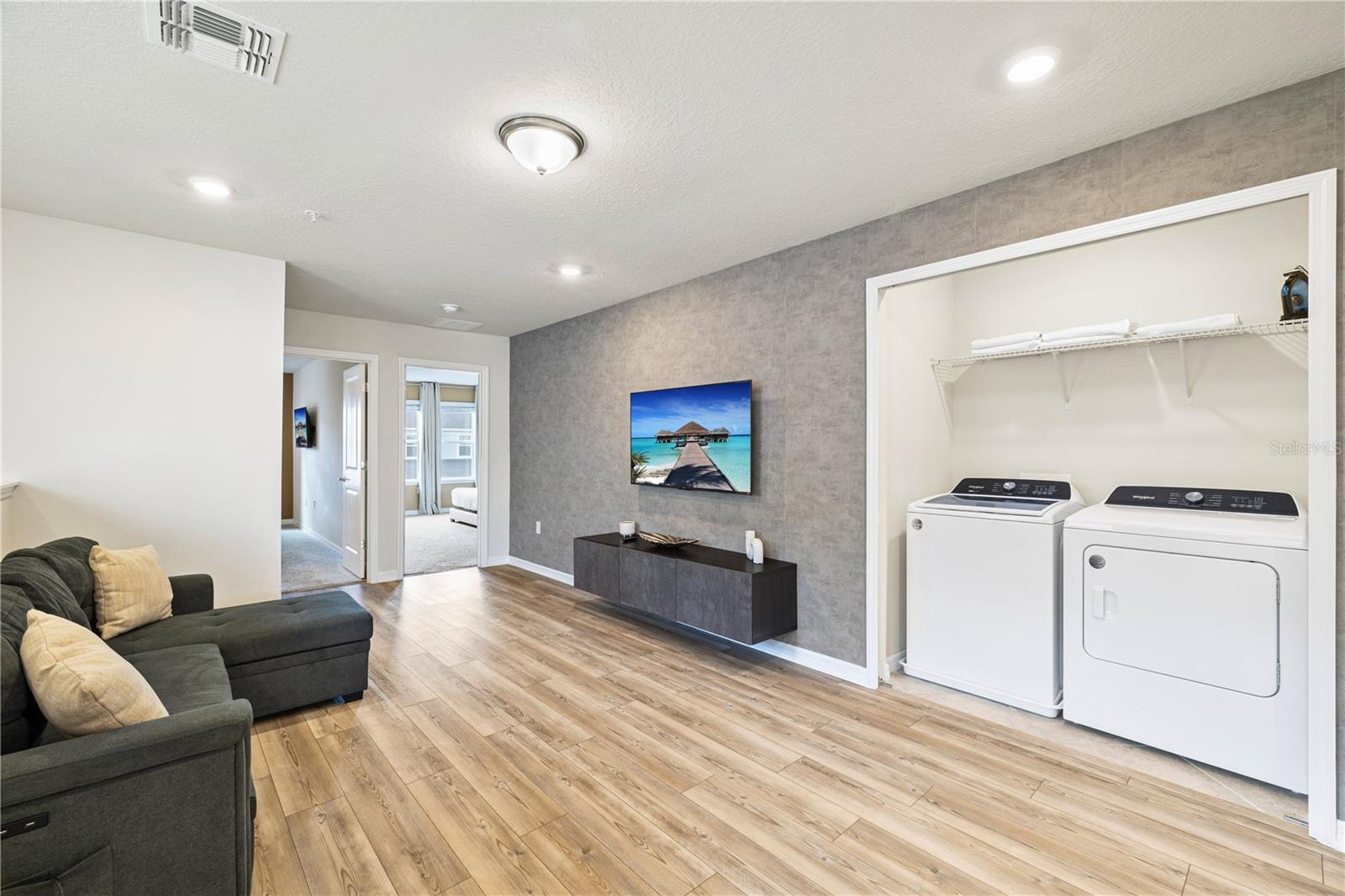 Image 29 of 59 For 1277 Blue Island Drive