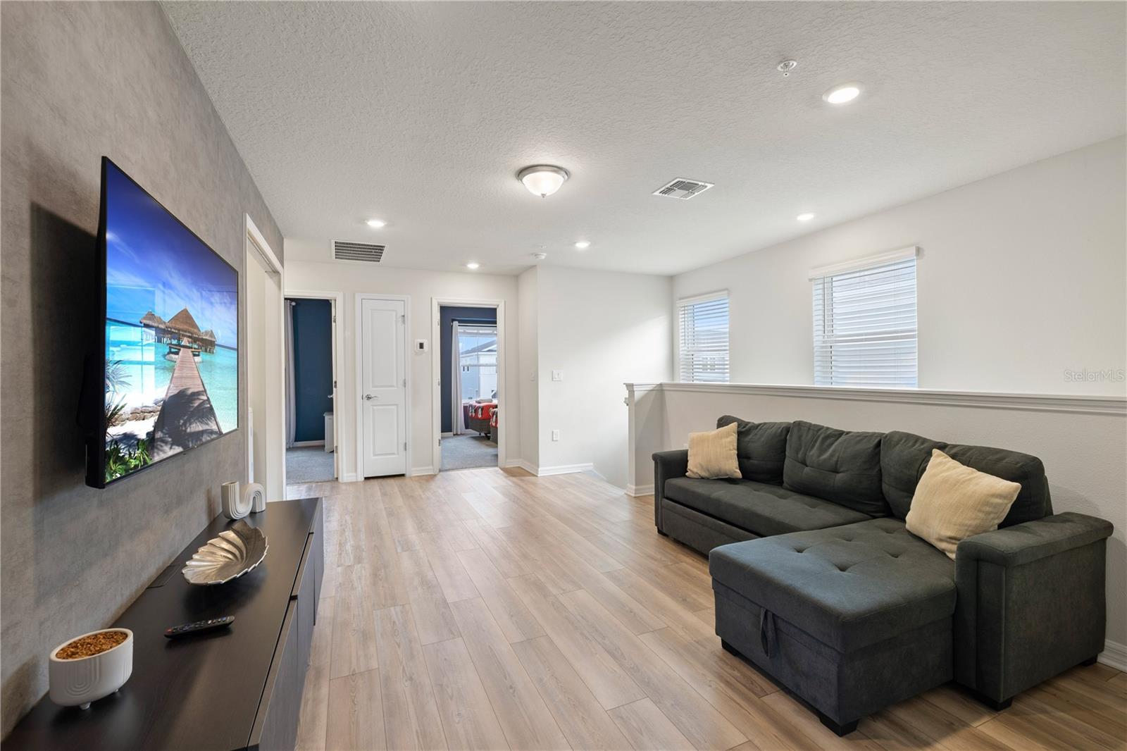 Image 32 of 59 For 1277 Blue Island Drive