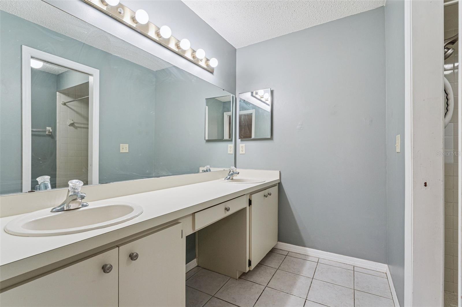 Image 21 of 42 For 600 Northern Way 201