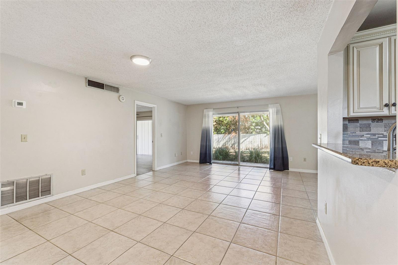 Image 5 of 42 For 600 Northern Way 201